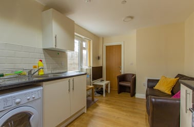 Tewkesbury Street, Cathays, Cardiff - Image 2